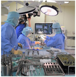 図５：ロボット支援下手術の術中写真